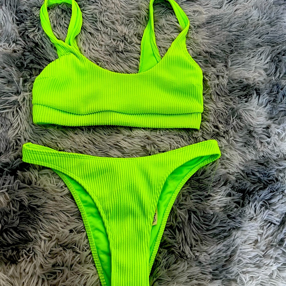 Small bathing suit set from Hollister